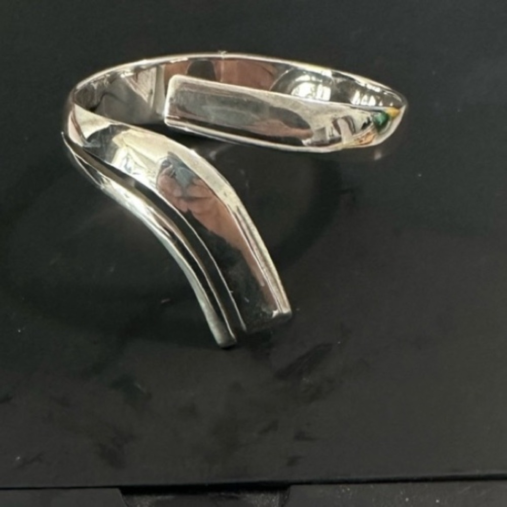 Vintage Sterling silver hinged clamper 2 prong cuff bracelet - Picture 2 of 5